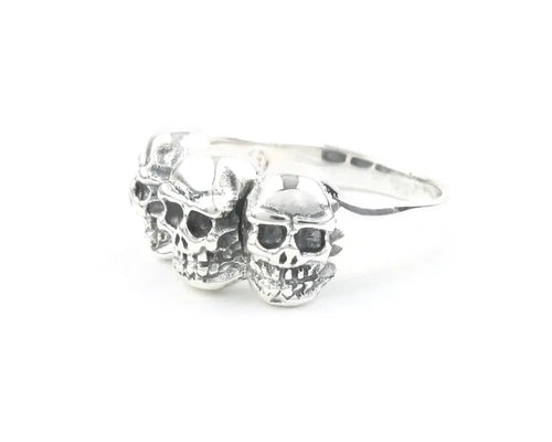 3 Skulls Ring