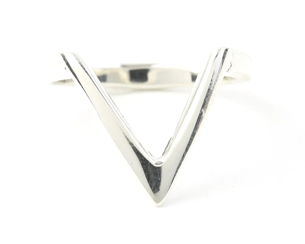 Deep V Design Ring