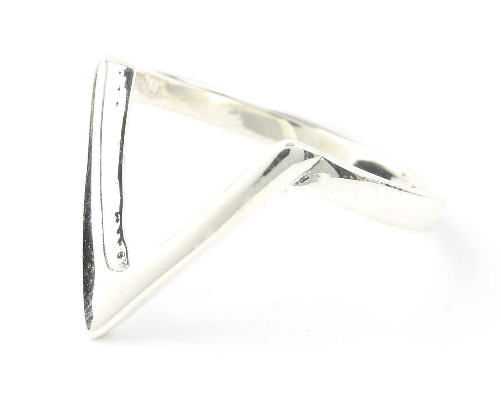 Deep V Design Ring