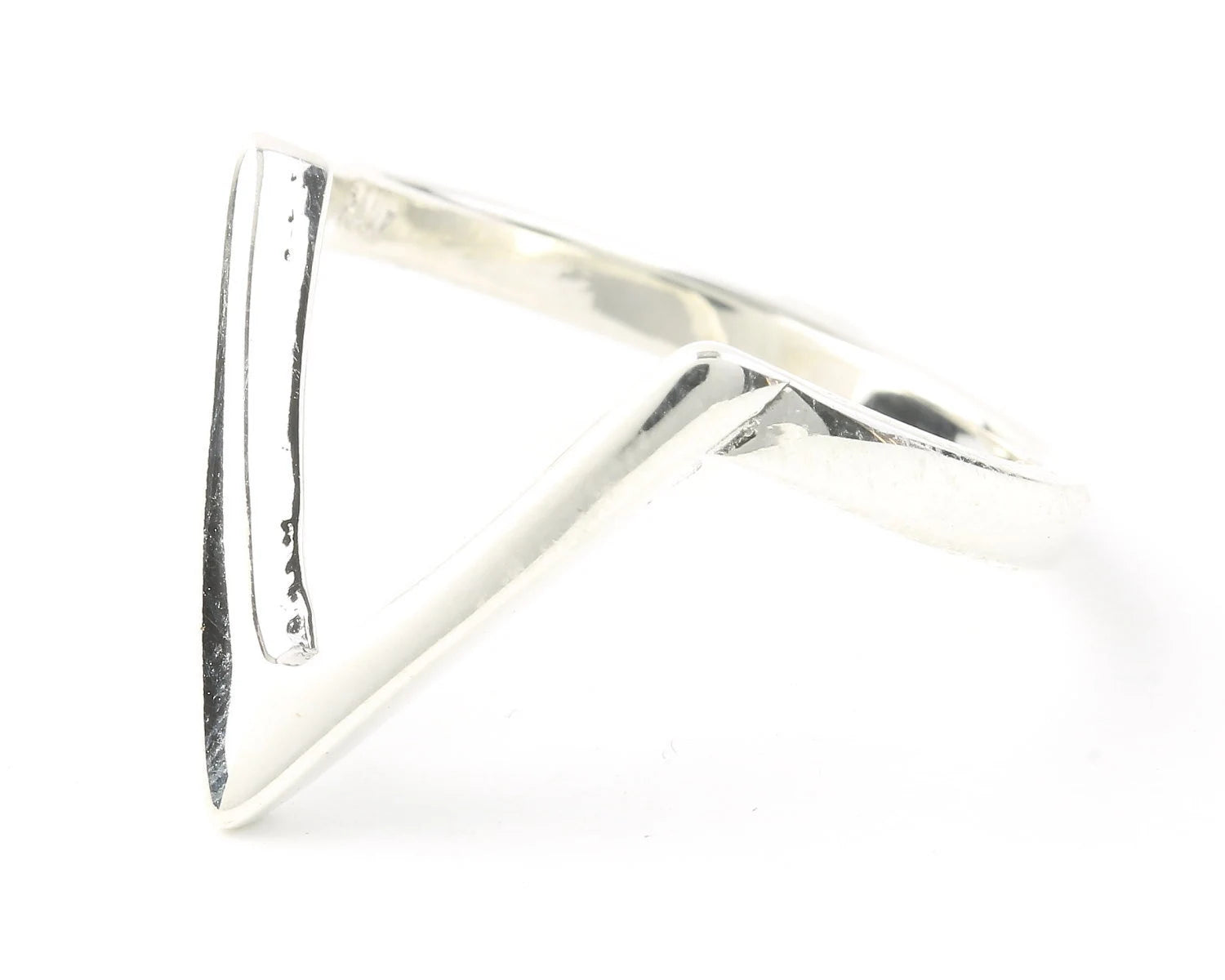 Deep V Design Ring