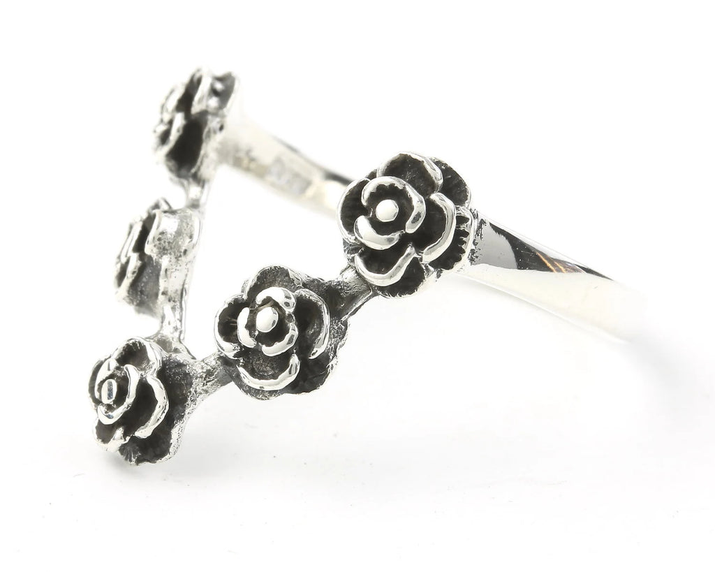 Deep Vee Roses Ring